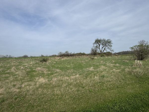 104 Kyle Lane, Kirkland, IL 60146