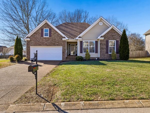 1601 Bryson Cv, Thompsons Station, TN 37179