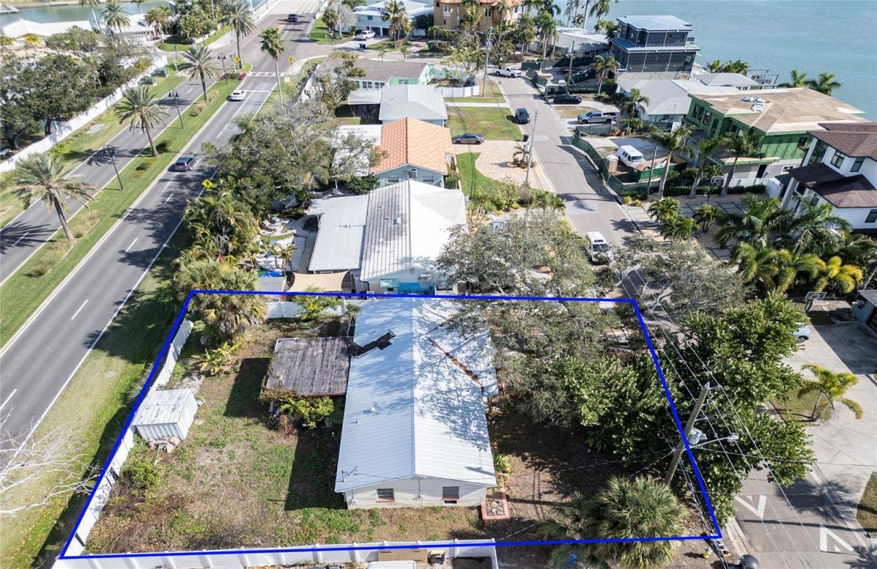 7833 Causeway Boulevard S, Saint Petersburg, FL 33707 Photo