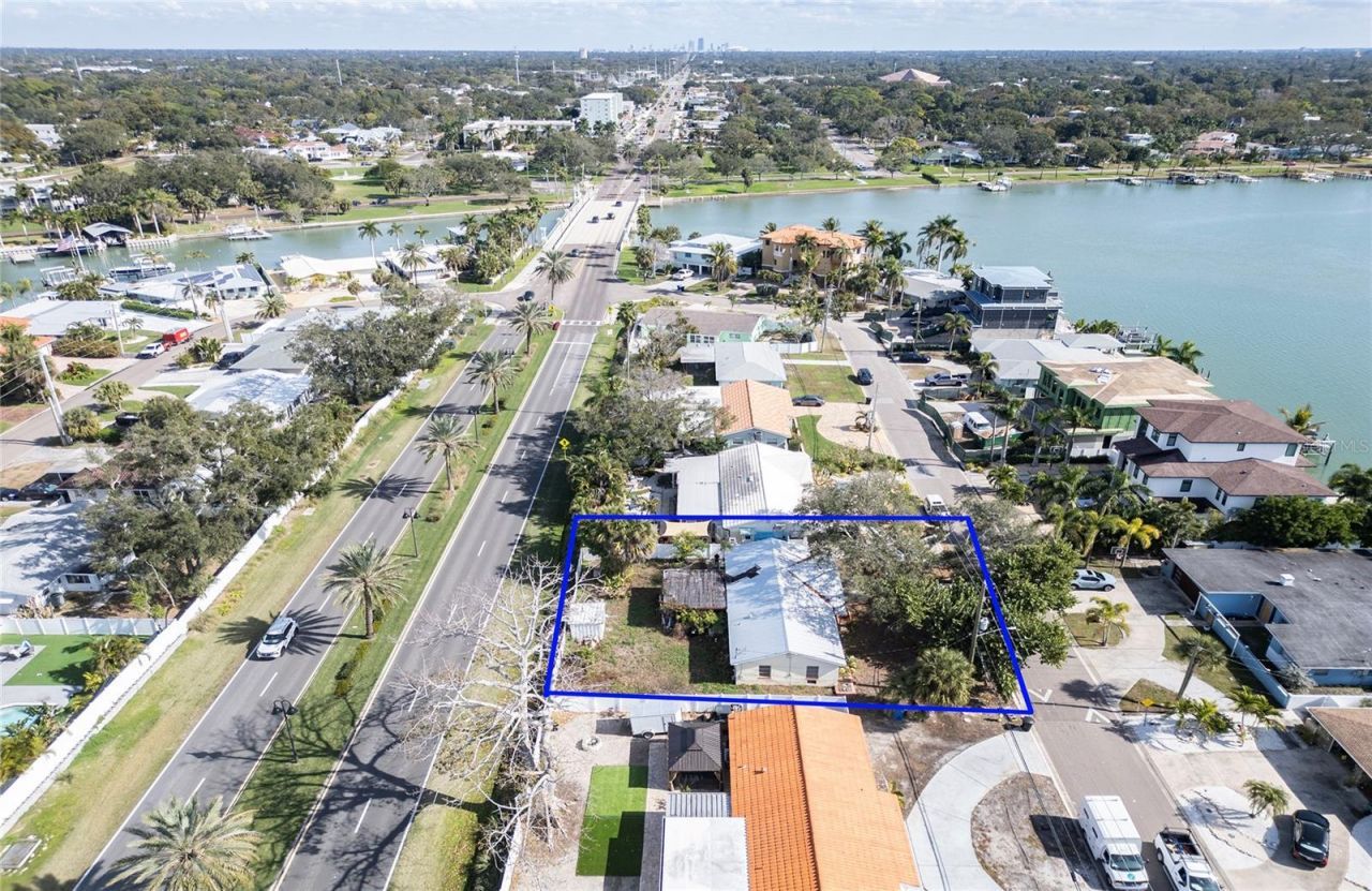 7833 Causeway Boulevard S, Saint Petersburg, FL 33707 Photo