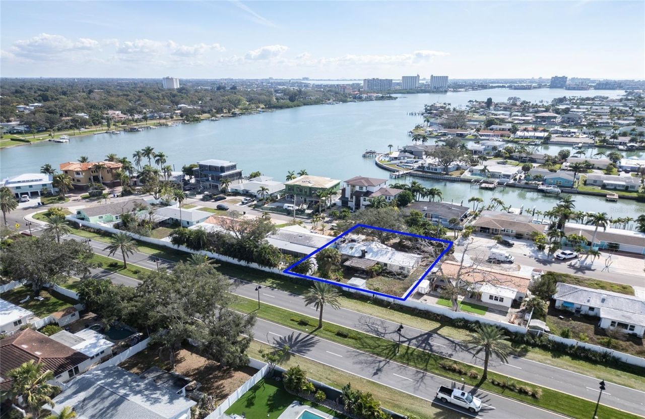 7833 Causeway Boulevard S, Saint Petersburg, FL 33707 Photo