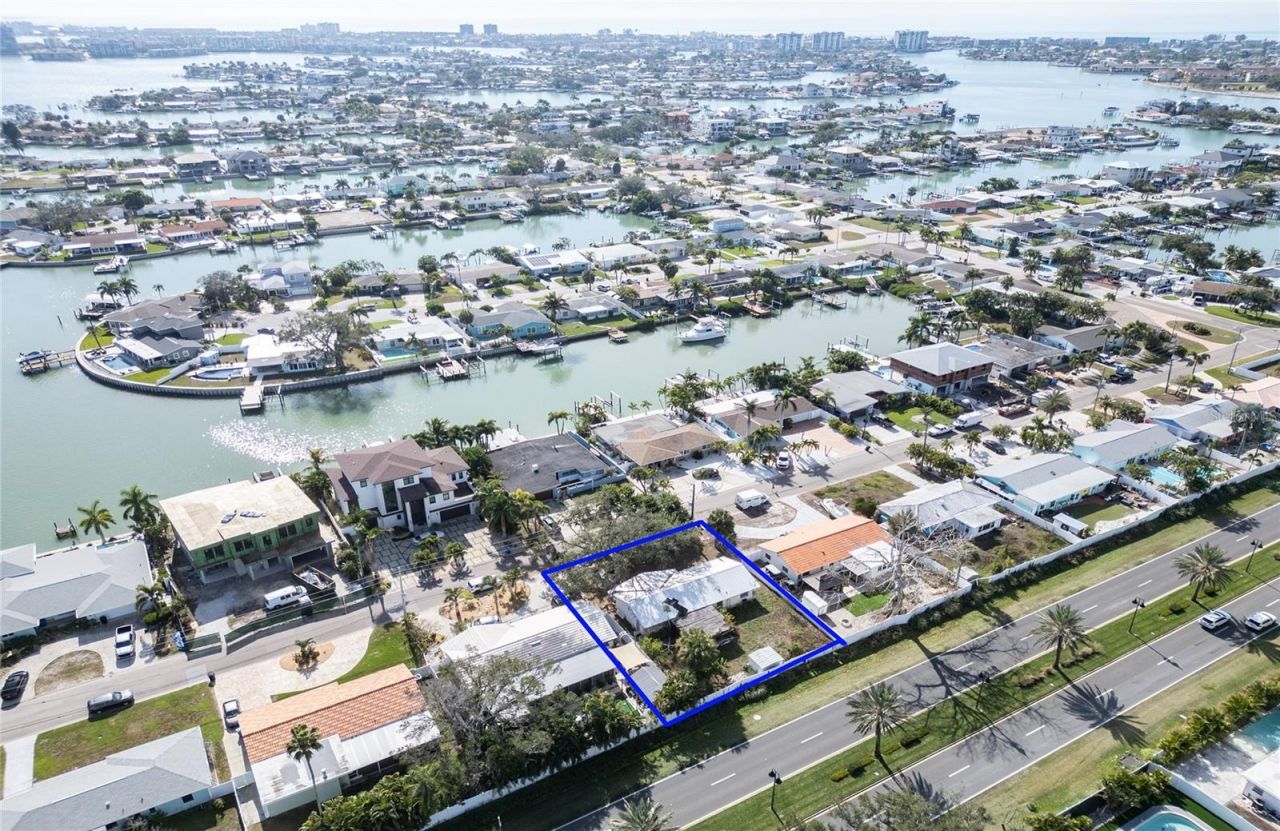 7833 Causeway Boulevard S, Saint Petersburg, FL 33707 Photo