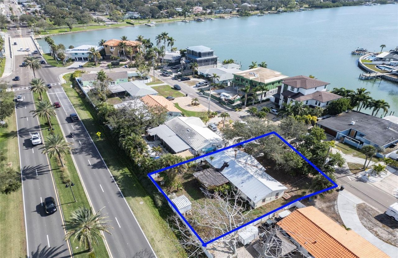 7833 Causeway Boulevard S, Saint Petersburg, FL 33707 Photo