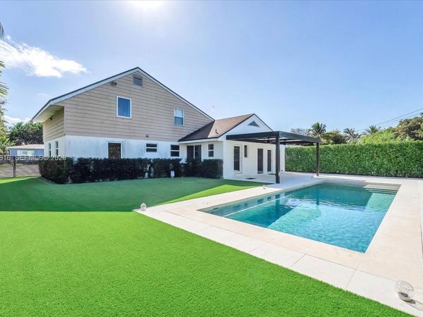 6735 SW 51st St, Miami, FL 33155