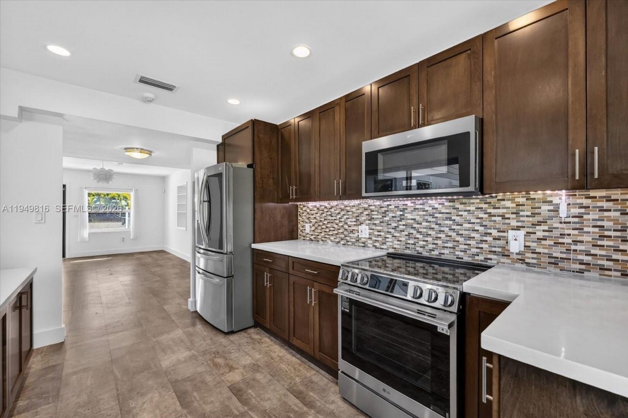 6735 SW 51st St, Miami, FL 33155 Photo