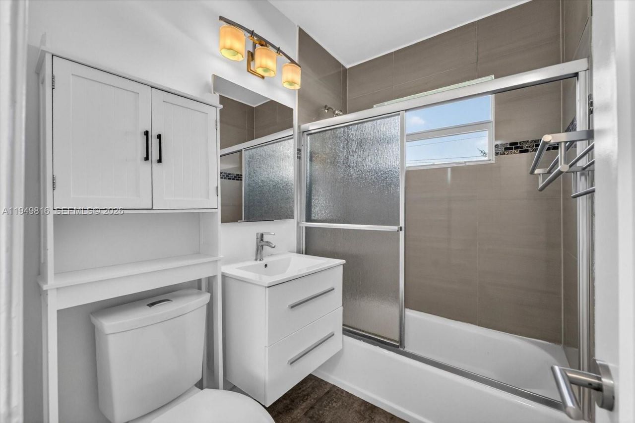 6735 SW 51st St, Miami, FL 33155 Photo