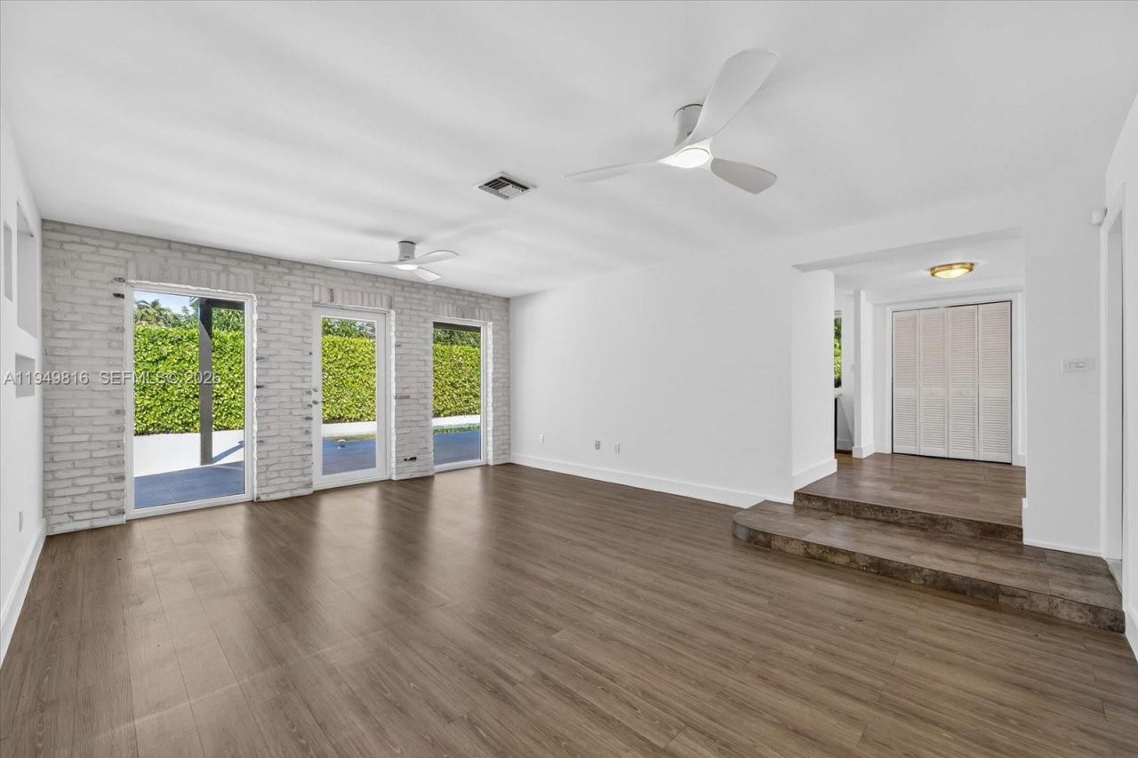 6735 SW 51st St, Miami, FL 33155 Photo