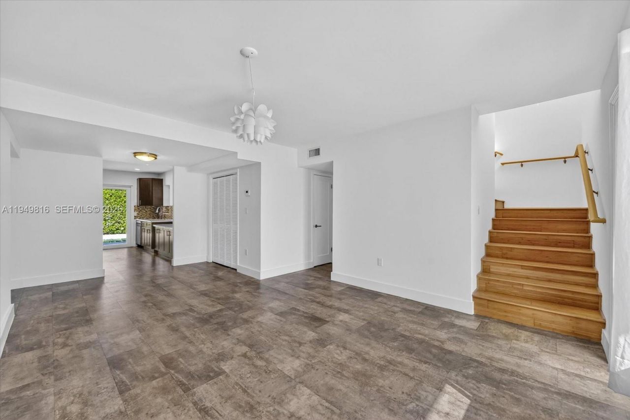 6735 SW 51st St, Miami, FL 33155 Photo