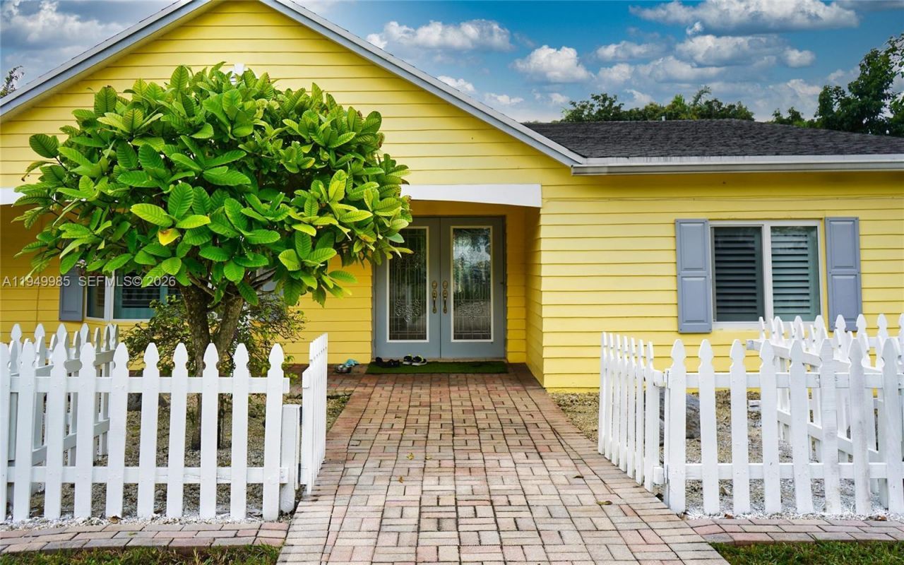 19280 SW 304th St, Homestead, FL 33030 Photo