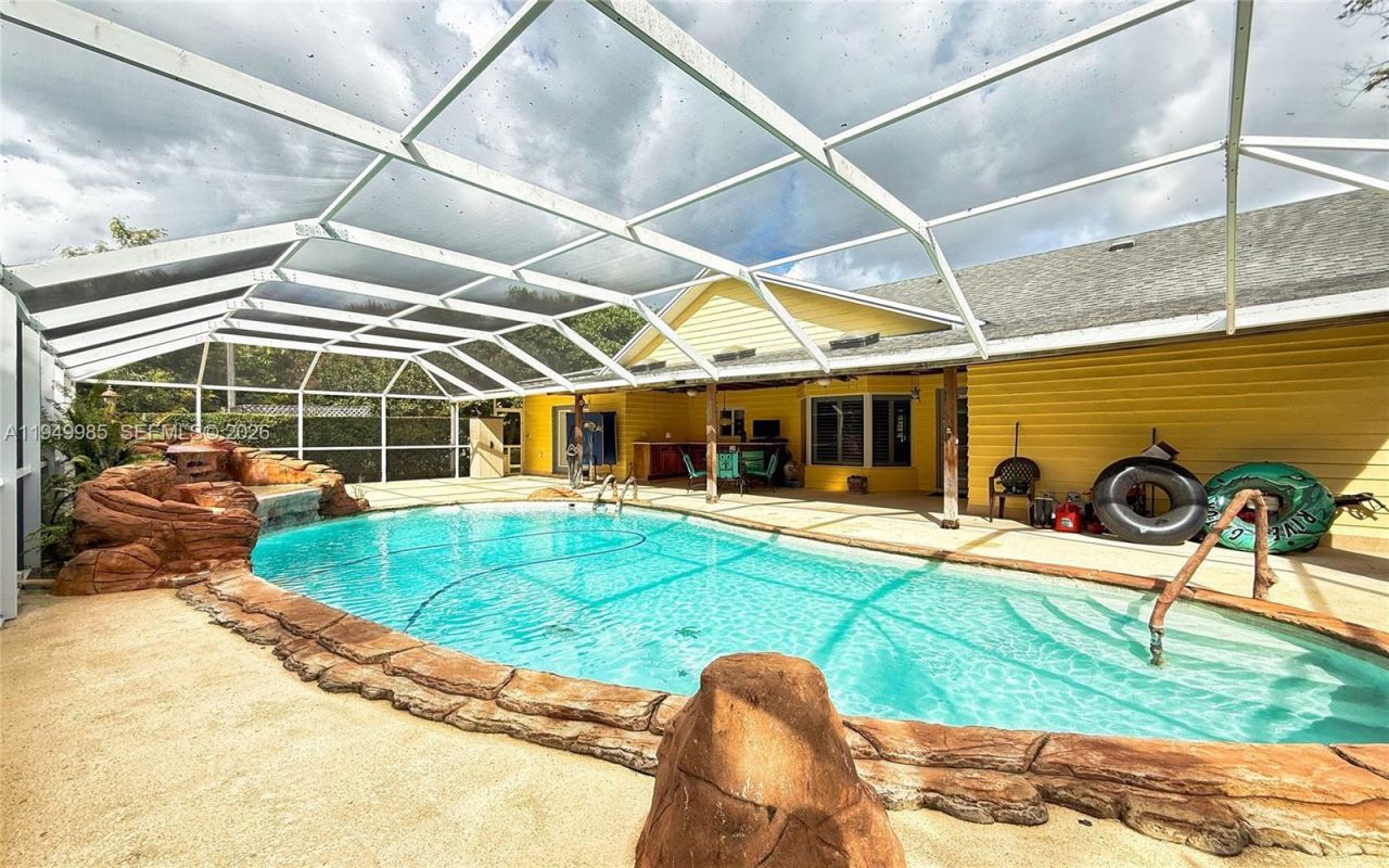 19280 SW 304th St, Homestead, FL 33030 Photo