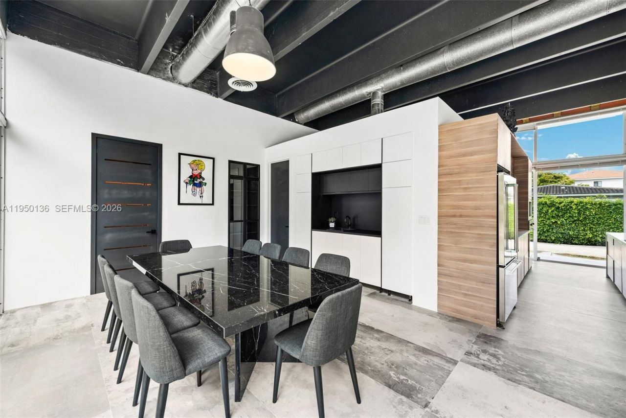 1000 NE 89th St, Miami, FL 33138 Photo