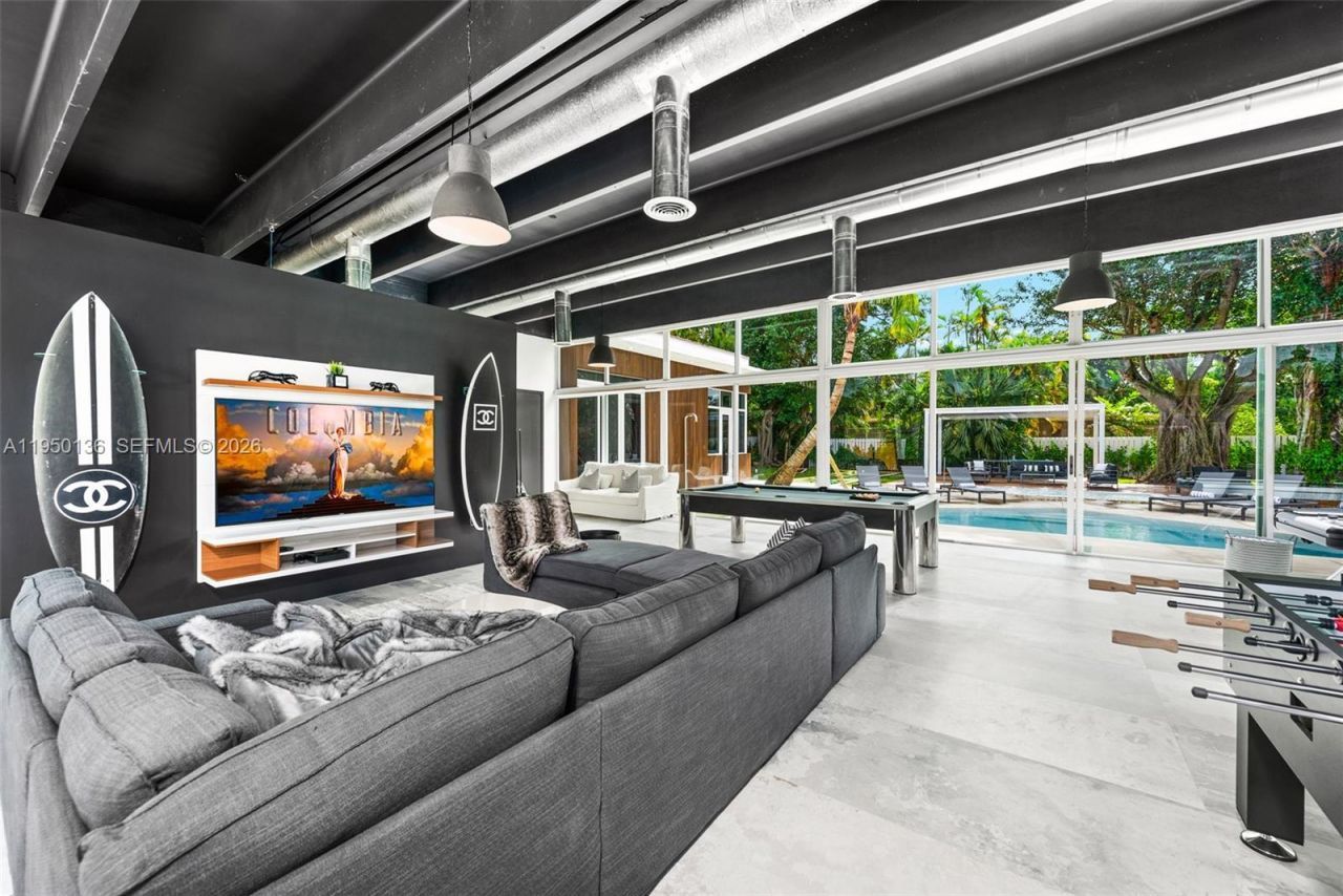 1000 NE 89th St, Miami, FL 33138 Photo