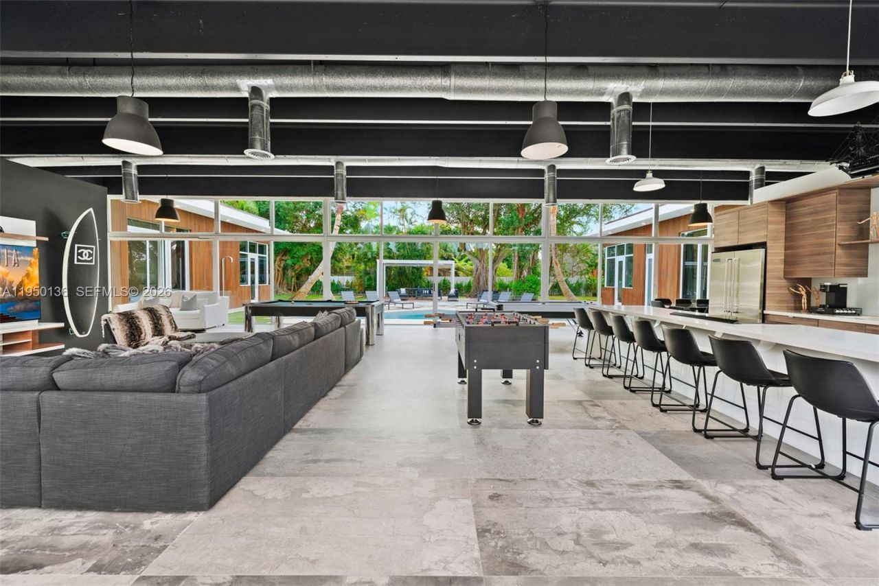 1000 NE 89th St, Miami, FL 33138 Photo