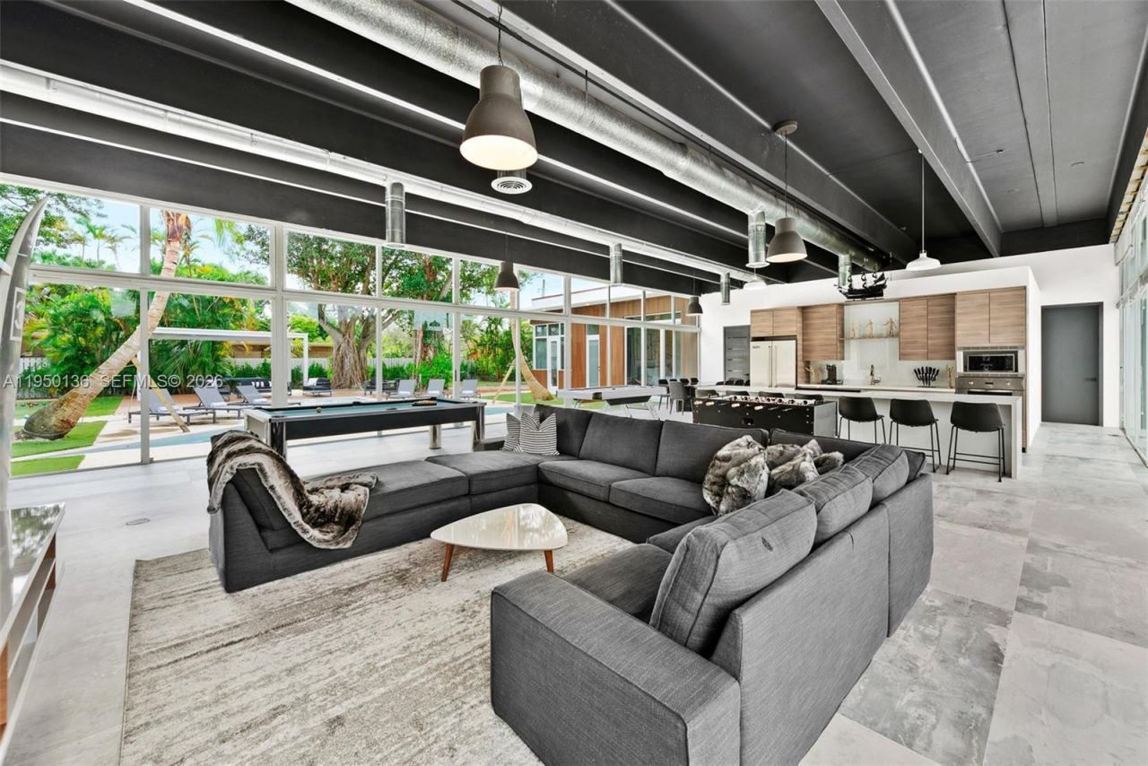 1000 NE 89th St, Miami, FL 33138 Photo