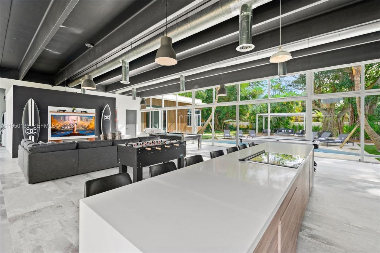 1000 NE 89th St, Miami, FL 33138 Photo