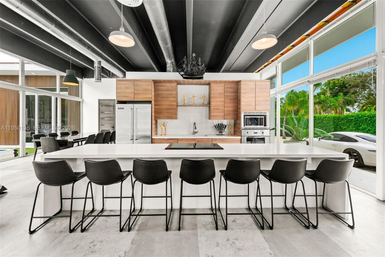 1000 NE 89th St, Miami, FL 33138 Photo