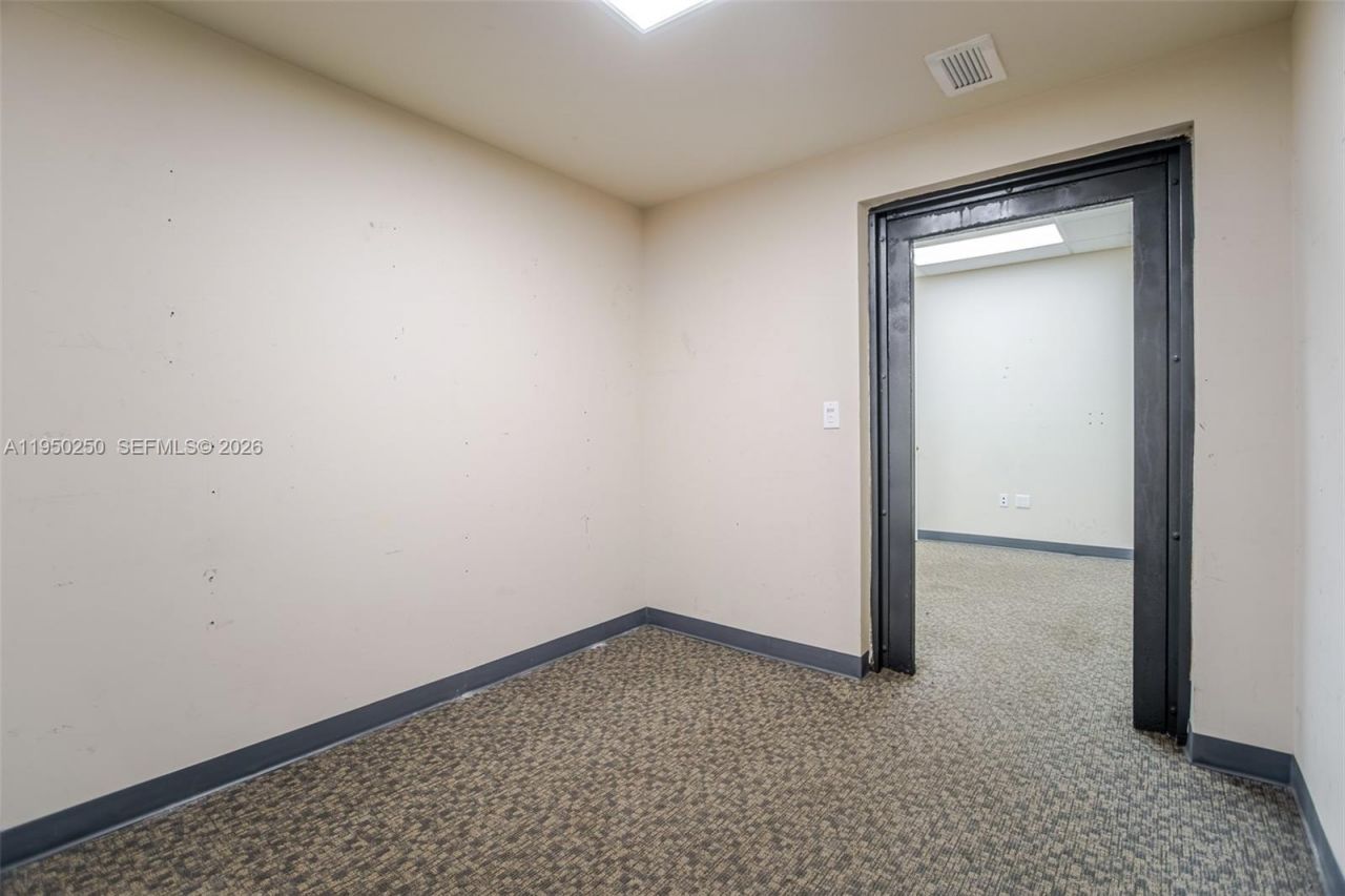 1001 NW 72nd St , Miami, FL 33150 Photo