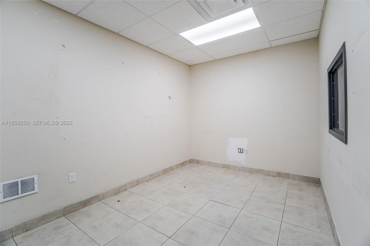 1001 NW 72nd St , Miami, FL 33150 Photo