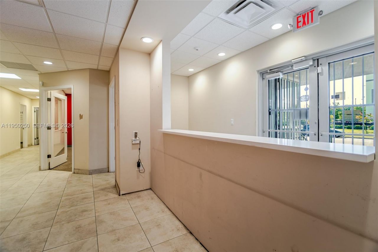 1001 NW 72nd St , Miami, FL 33150 Photo