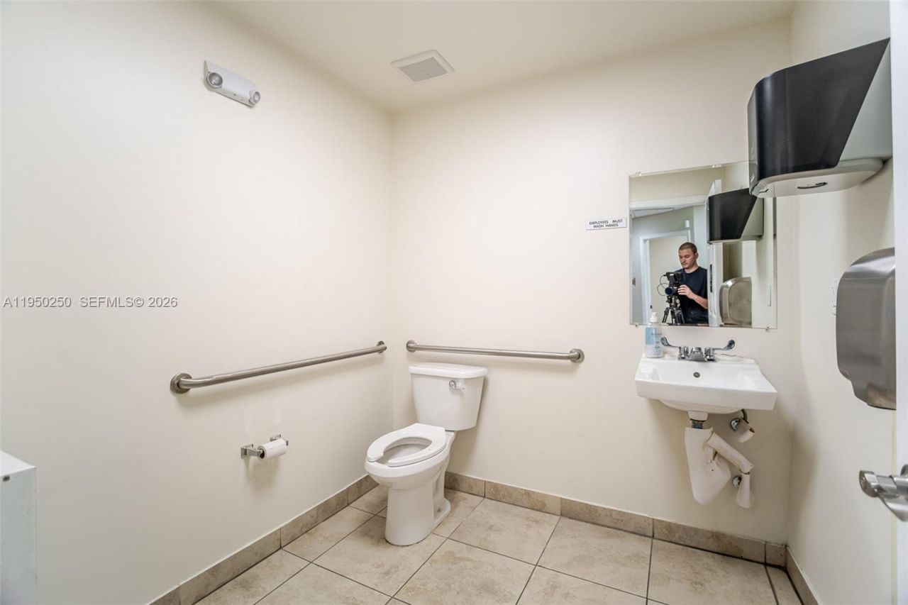 1001 NW 72nd St , Miami, FL 33150 Photo