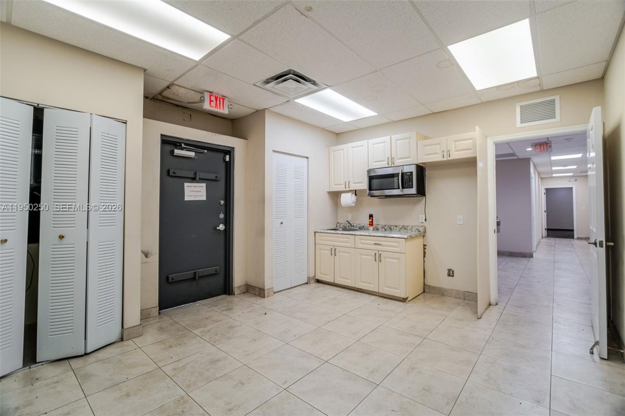 1001 NW 72nd St , Miami, FL 33150 Photo