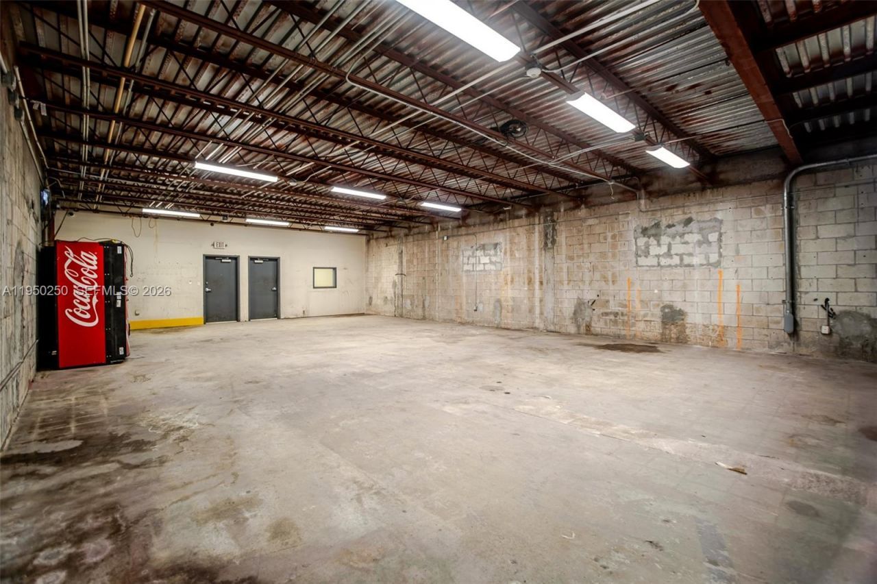 1001 NW 72nd St , Miami, FL 33150 Photo