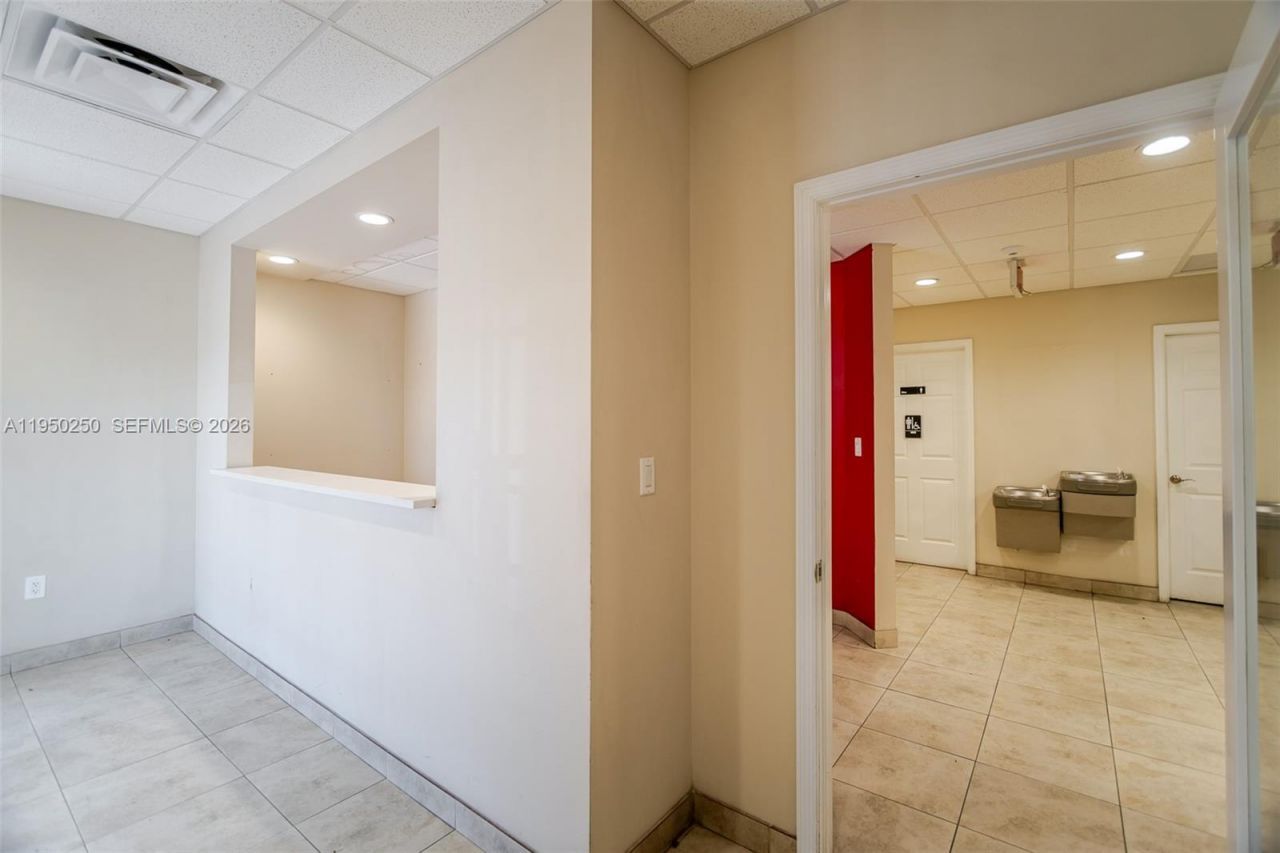 1001 NW 72nd St , Miami, FL 33150 Photo