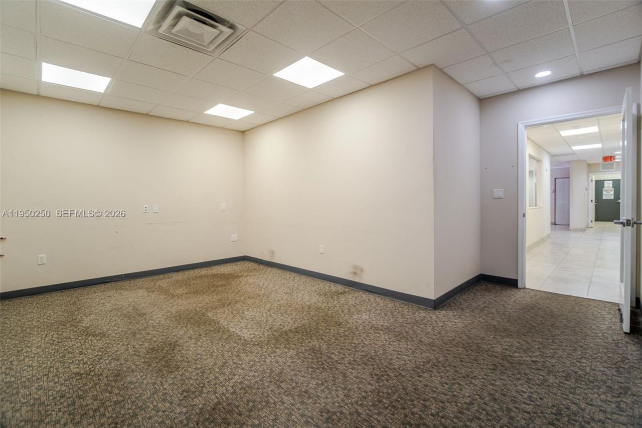 1001 NW 72nd St , Miami, FL 33150 Photo