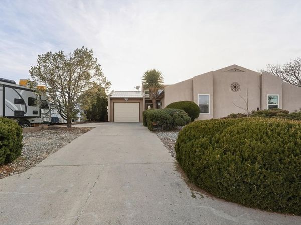 2380 Rosswood Drive SE, Rio Rancho, NM 87124