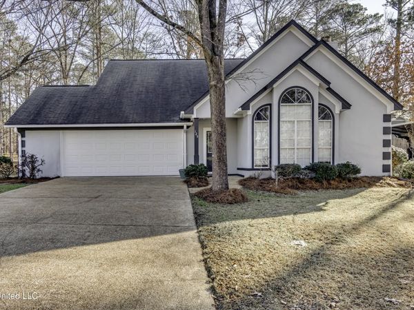 125 Pinevale, Flowood, MS 39232
