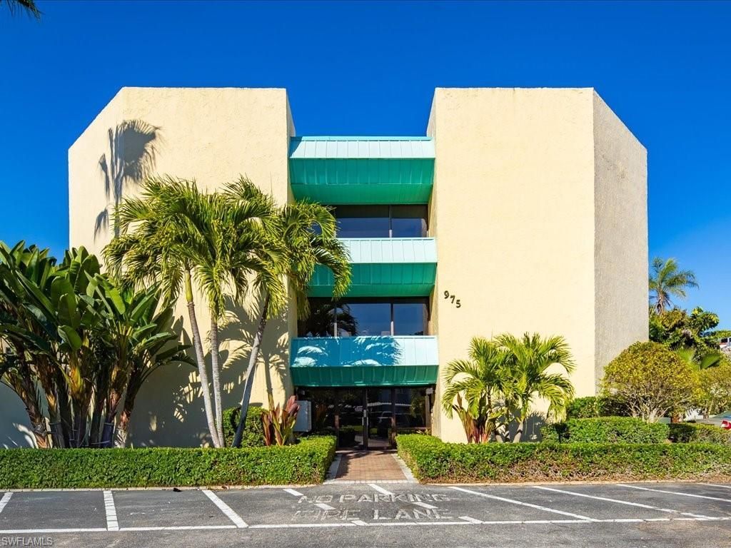 975 Palm View Dr, Unit A302, Naples, FL 34110 Photo
