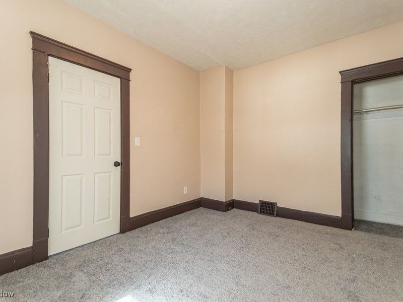 813 Wayside Road, Cleveland, OH 44110 Photo 15