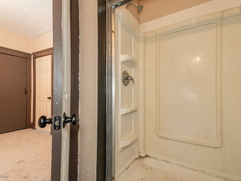 813 Wayside Road, Cleveland, OH 44110 Photo 20