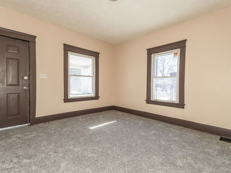 813 Wayside Road, Cleveland, OH 44110 Photo 4