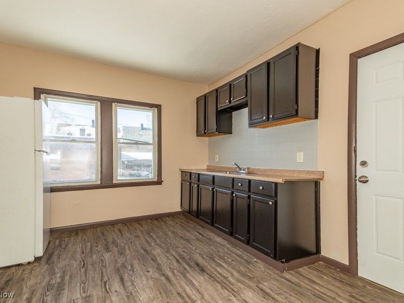 813 Wayside Road, Cleveland, OH 44110 Photo 8