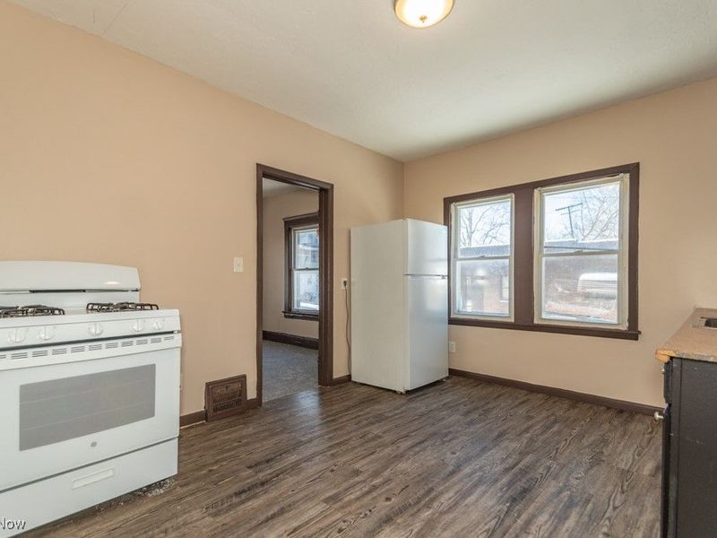 813 Wayside Road, Cleveland, OH 44110 Photo 9