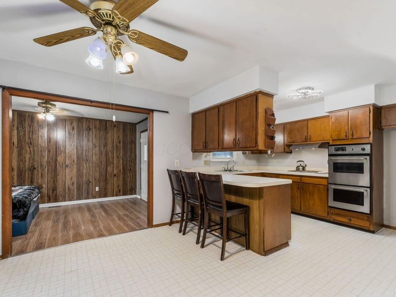 893 Hunt Valley Drive, Reynoldsburg, OH 43068 Photo 2