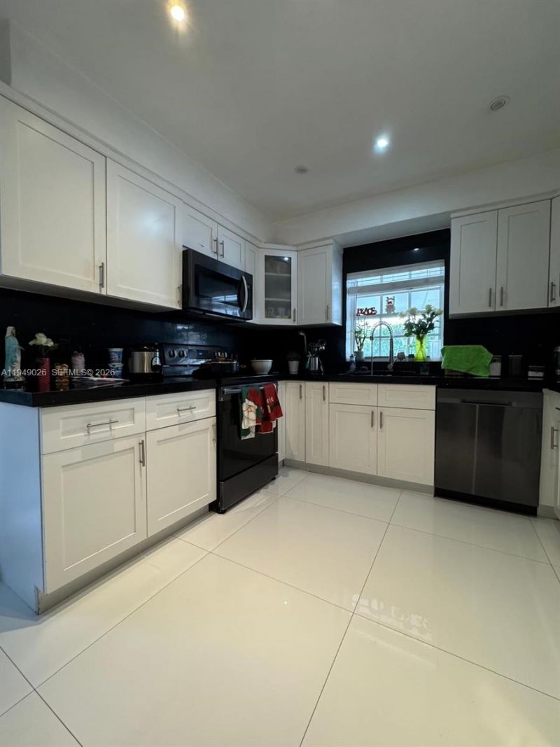 3551 Palm Ave, Unit 3551, Hialeah, FL 33012 Photo