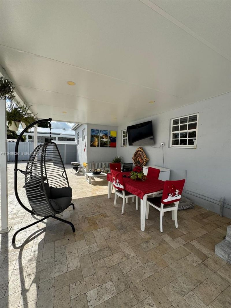 3551 Palm Ave, Unit 3551, Hialeah, FL 33012 Photo