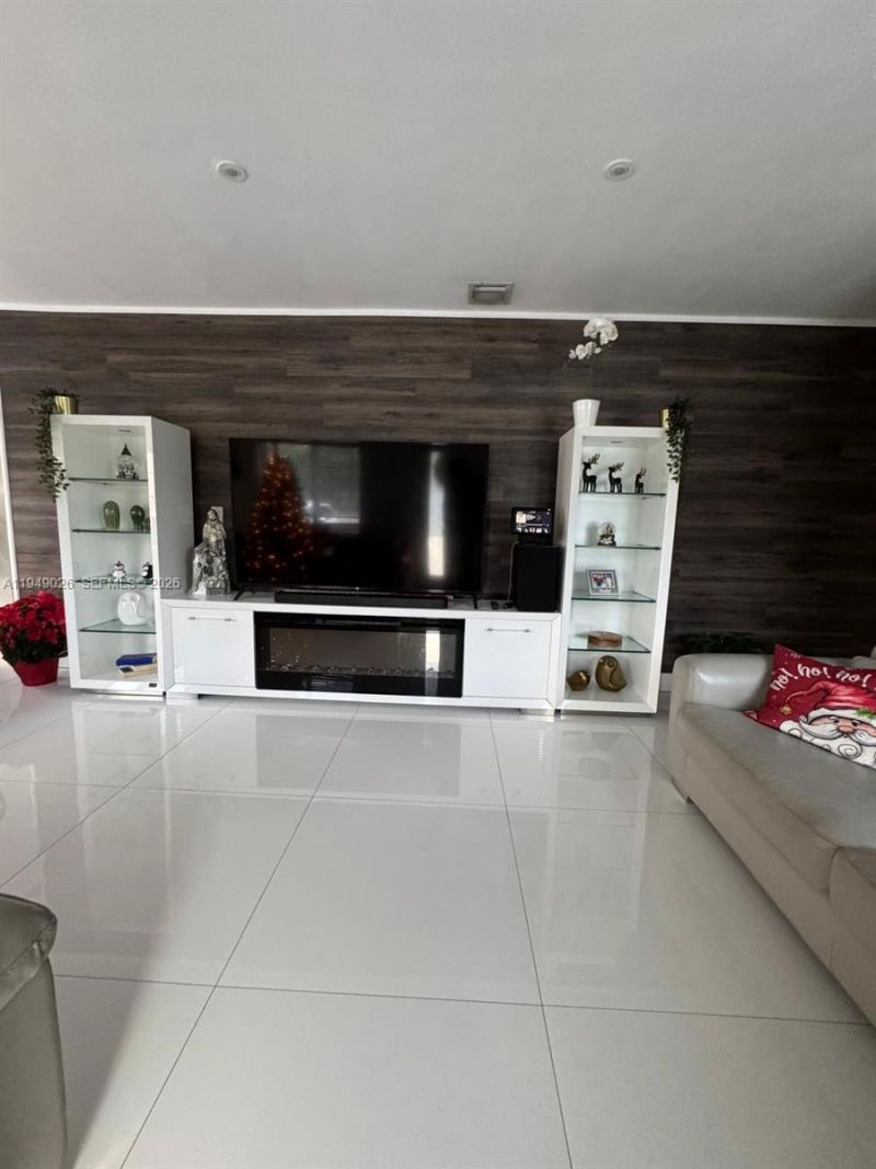 3551 Palm Ave, Unit 3551, Hialeah, FL 33012 Photo