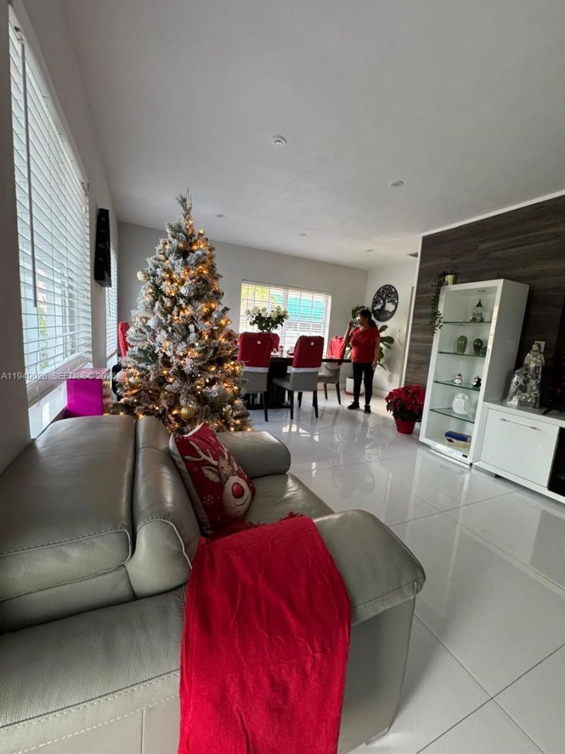 3551 Palm Ave, Unit 3551, Hialeah, FL 33012 Photo