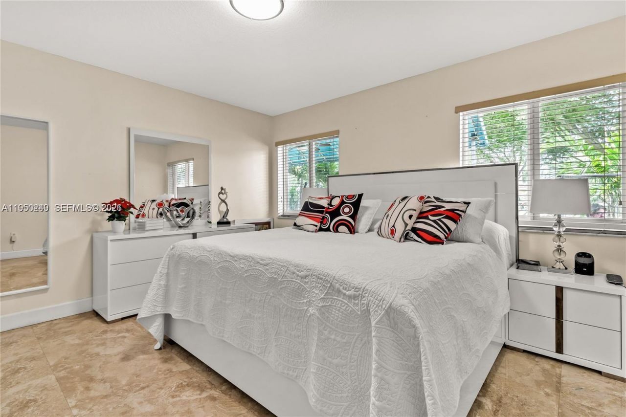 16453 SW 97th St, Miami, FL 33196 Photo