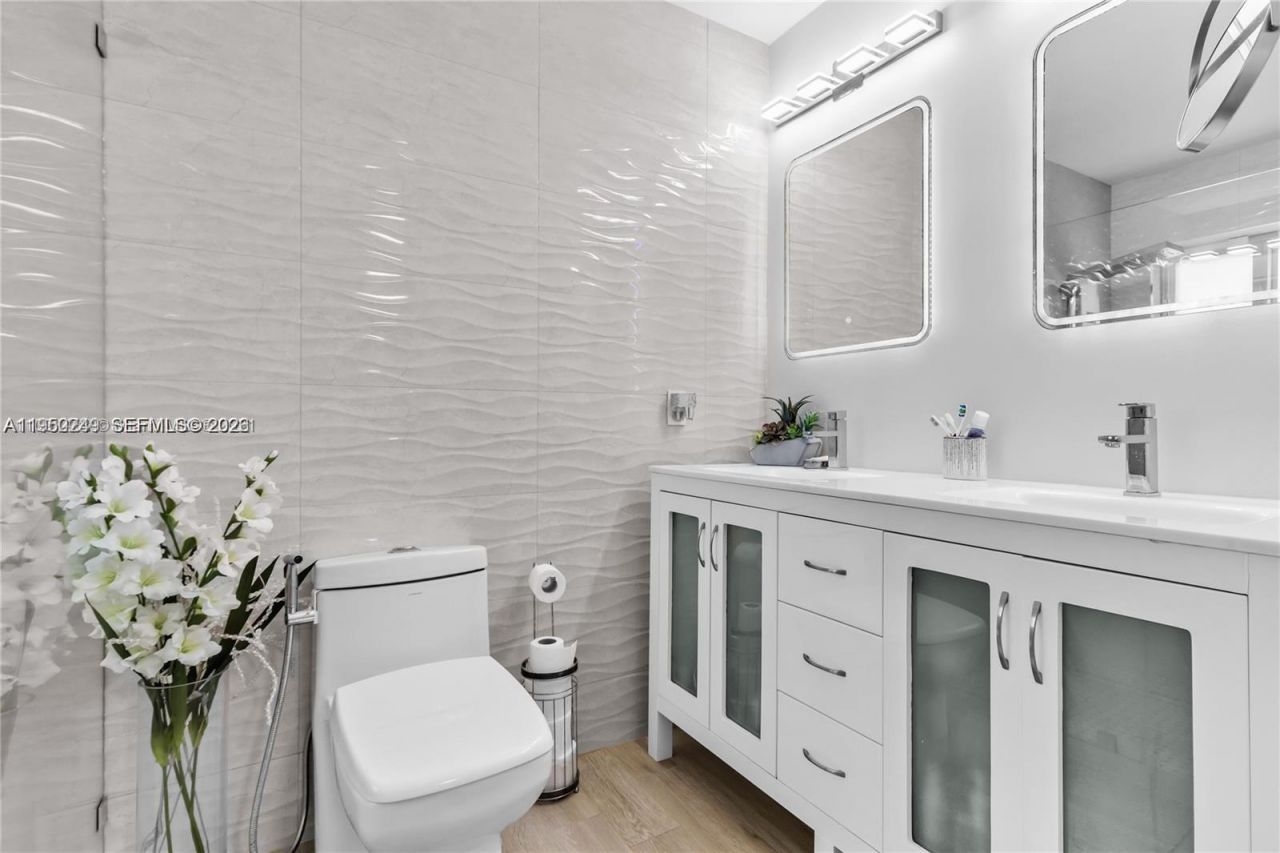 16453 SW 97th St, Miami, FL 33196 Photo