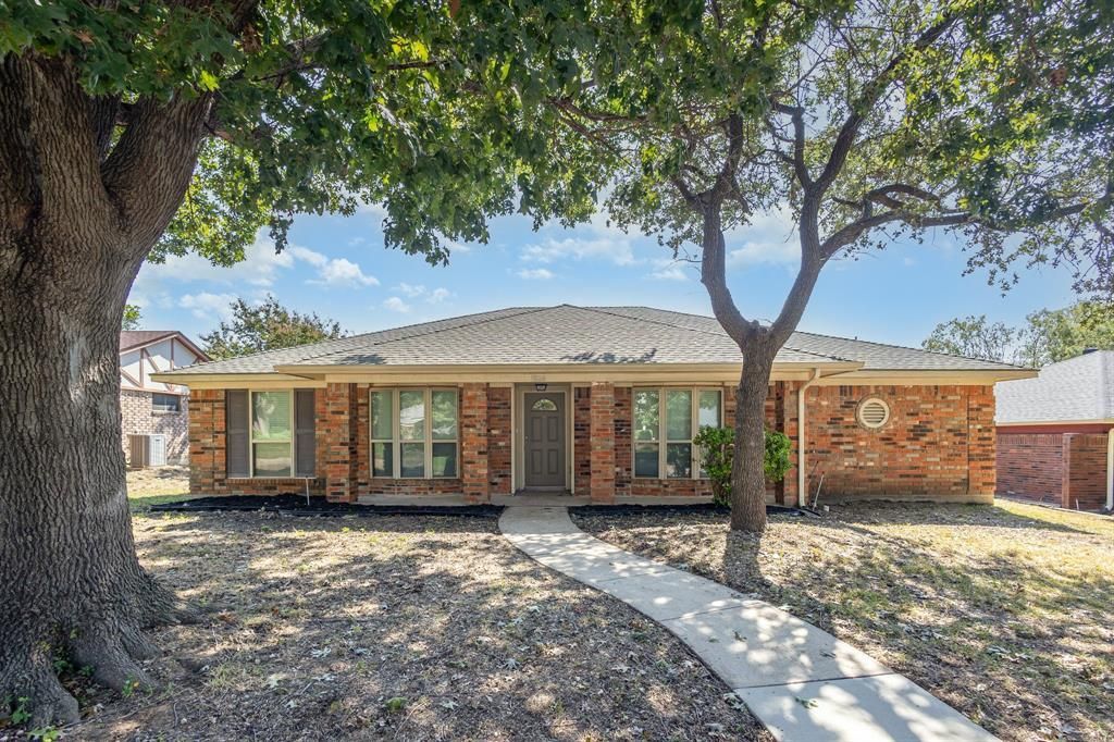 1024 Ledgemont Drive, Plano, TX 75025 Main Photo