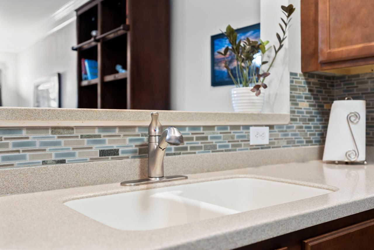 1101 Basildon Road Photo 12