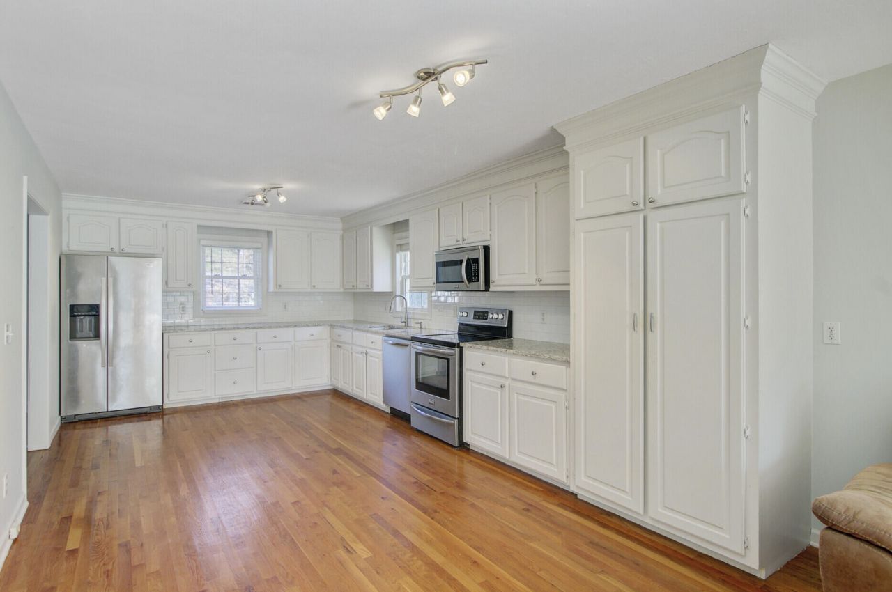 402 Golf Road Photo 13