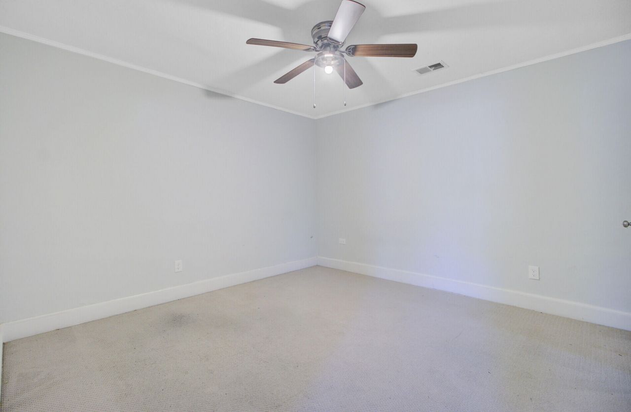 402 Golf Road Photo 18