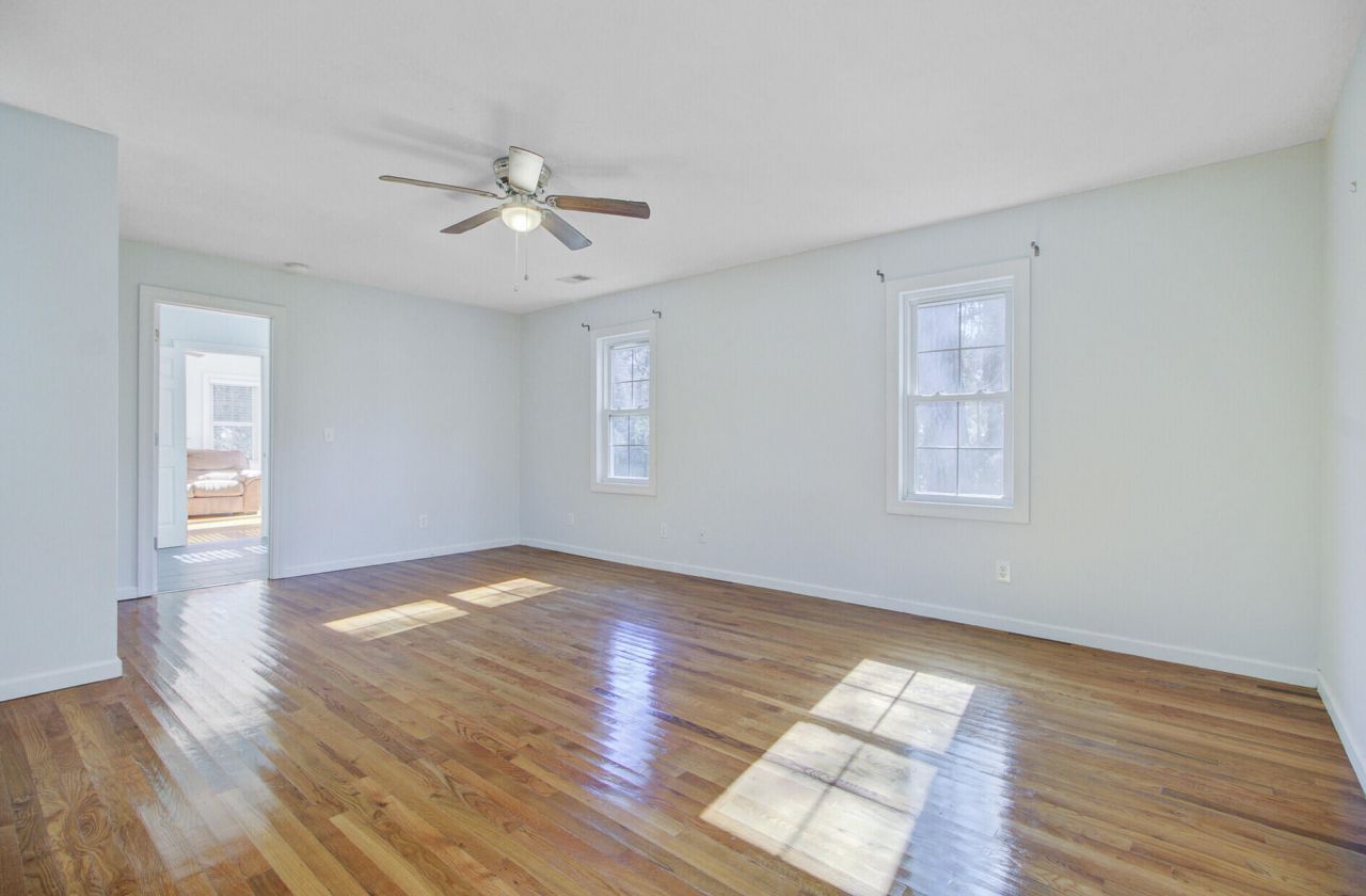 402 Golf Road Photo 24