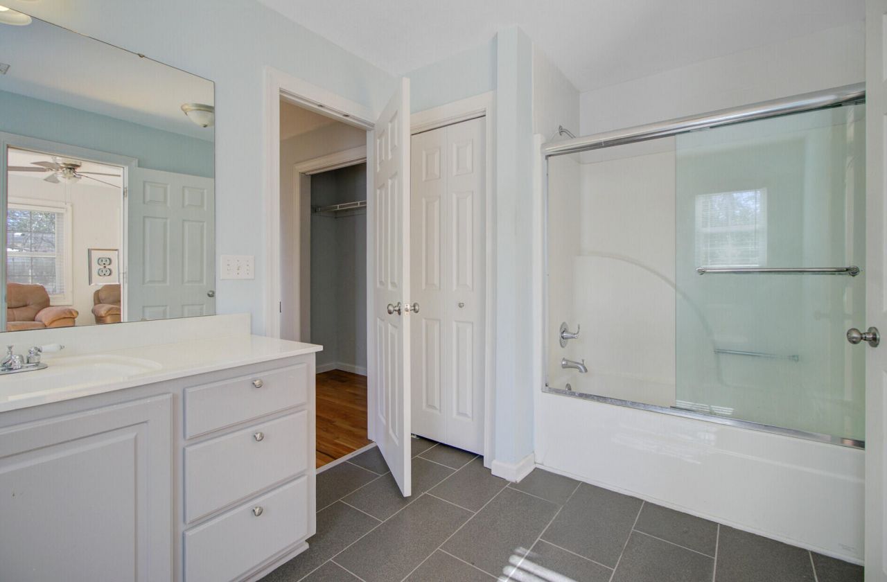 402 Golf Road Photo 28