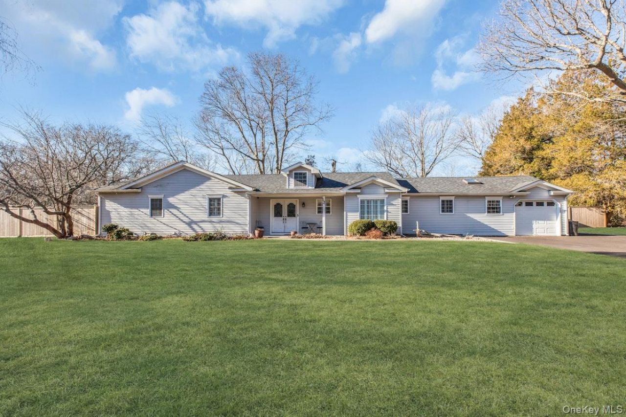 12 Jomar Road, Shoreham, NY 11786 Main Photo